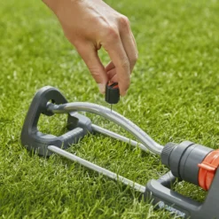 Gardena Aquaroll Oscillating Sprinkler -Garden And Outdoors gardena aquaroll oscillating sprinkler4066407004160 38c bq