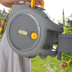 Hozelock Auto-reel Wall-mounted Hose Reel & Hose (L)30m -Garden And Outdoors hozelock auto reel wall mounted hose reel hose l 30m5010646059565 02i bq