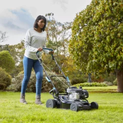 Mac Allister MLMP300H40 125cc Petrol Rotary Lawnmower -Garden And Outdoors mac allister mlmp300h40 125cc petrol rotary lawnmower5059340124537 02i