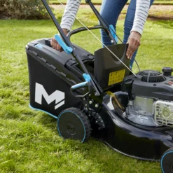 Mac Allister MLMP300H40 125cc Petrol Rotary Lawnmower -Garden And Outdoors mac allister mlmp300h40 125cc petrol rotary lawnmower5059340124537 03i